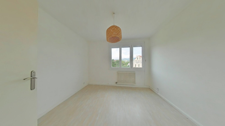 Ma-Cabane - Location Appartement Saint-Chamond, 65 m²