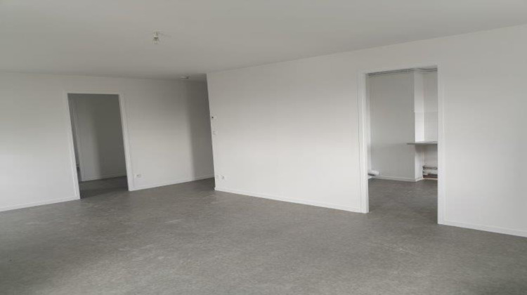 Ma-Cabane - Location Appartement SAINT-CHRISTO-EN-JAREZ, 71 m²