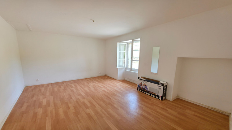 Ma-Cabane - Location Appartement SAINT-CYR-LA-ROSIERE, 70 m²