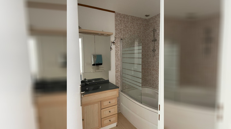 Ma-Cabane - Location Appartement Saint-Cyr-sur-le-Rhône, 65 m²