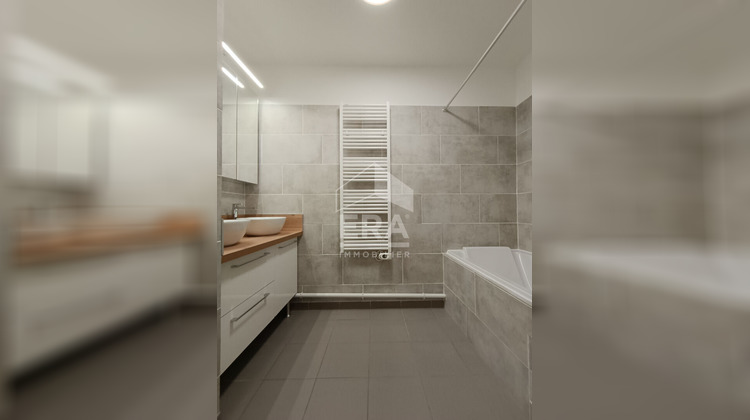 Ma-Cabane - Location Appartement SAINT-CYR-SUR-LOIRE, 66 m²