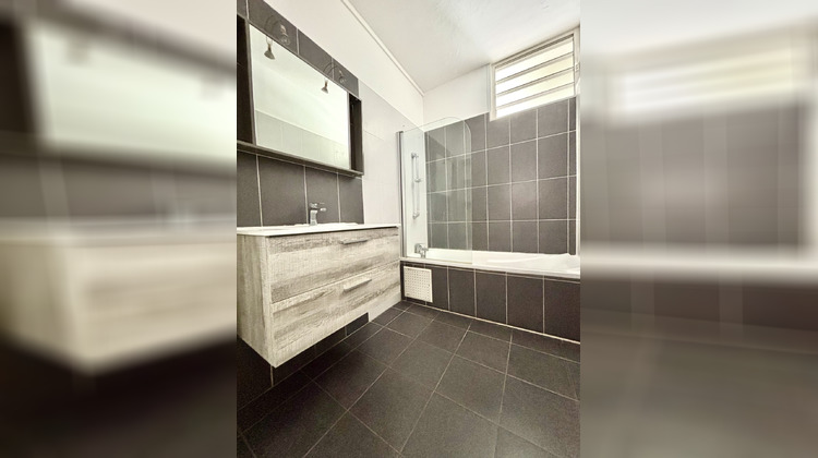 Ma-Cabane - Location Appartement Saint-Denis, 92 m²