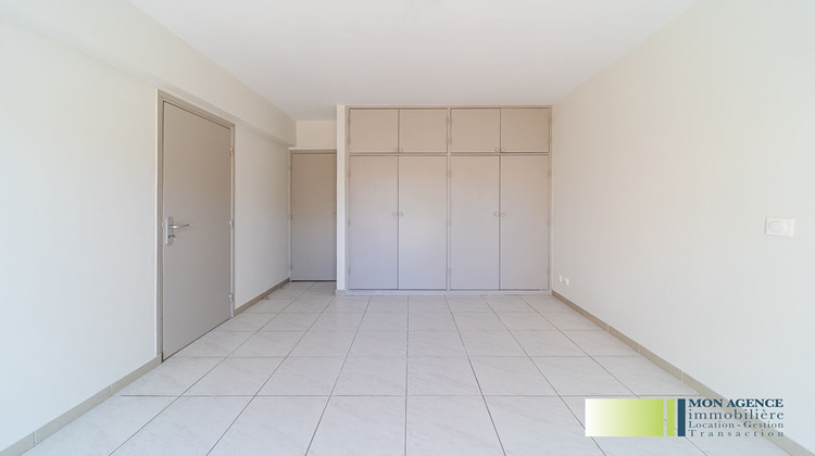 Ma-Cabane - Location Appartement SAINT-DENIS, 70 m²