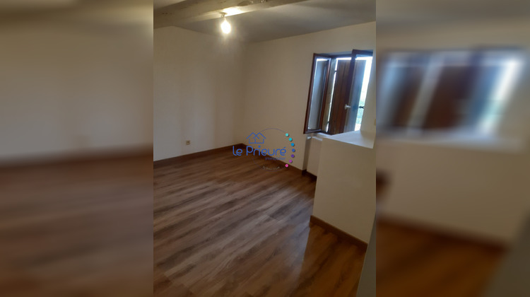 Ma-Cabane - Location Appartement Saint-Denis-de-Cabanne, 115 m²