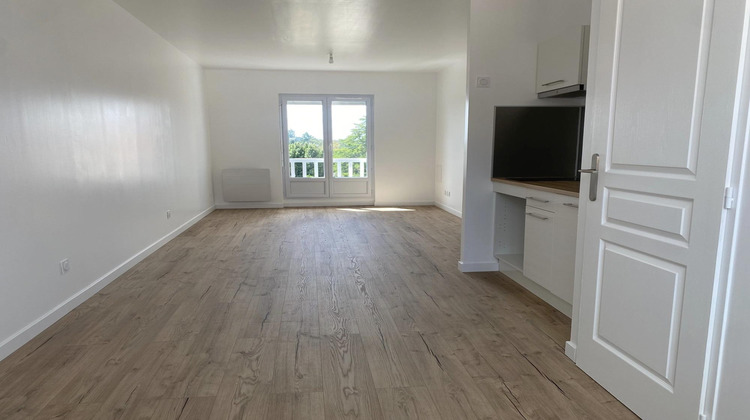 Ma-Cabane - Location Appartement Saint-Denis-de-l'Hôtel, 40 m²