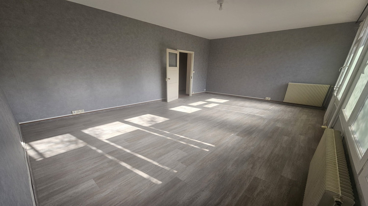 Ma-Cabane - Location Appartement Saint-Denis-de-l'Hôtel, 72 m²