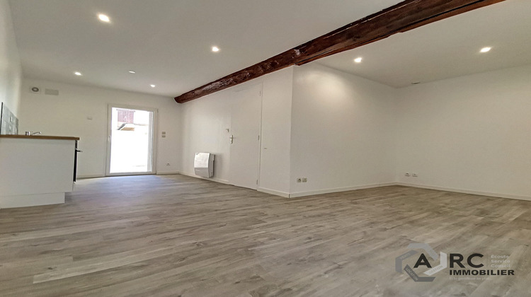 Ma-Cabane - Location Appartement Saint-Denis-de-l'Hôtel, 39 m²