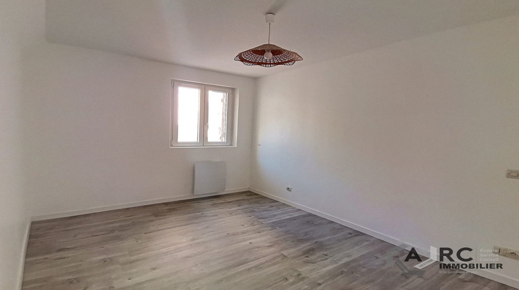 Ma-Cabane - Location Appartement Saint-Denis-de-l'Hôtel, 39 m²
