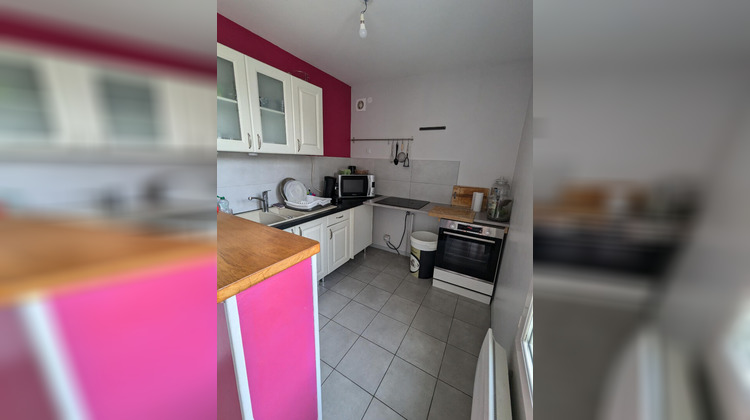 Ma-Cabane - Location Appartement SAINT-DOULCHARD, 65 m²