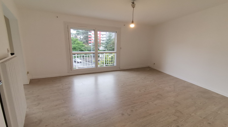 Ma-Cabane - Location Appartement SAINT-ETIENNE, 32 m²