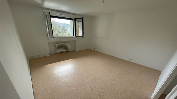 Ma-Cabane - Location Appartement SAINT-ETIENNE, 66 m²