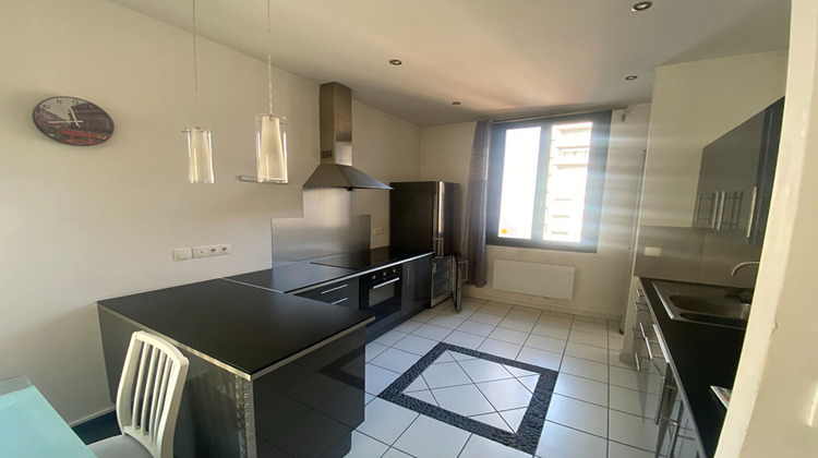 Ma-Cabane - Location Appartement Saint Etienne, 68 m²