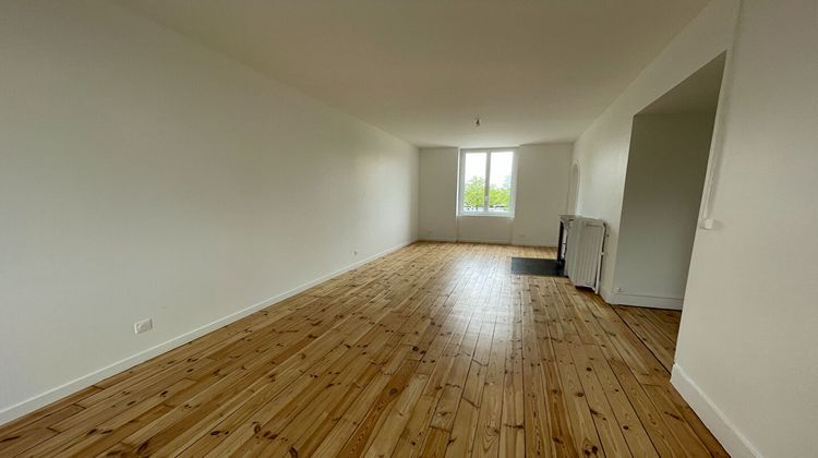 Ma-Cabane - Location Appartement SAINT-GENEST-LERPT, 99 m²