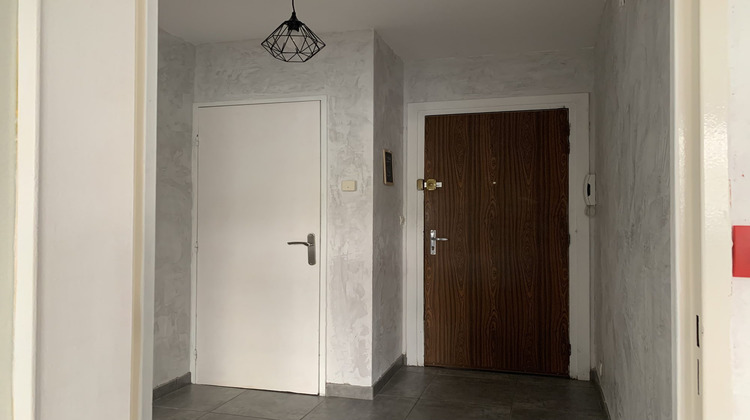 Ma-Cabane - Location Appartement SAINT-GENEST-LERPT, 63 m²