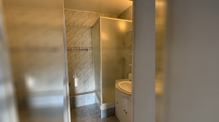 Ma-Cabane - Location Appartement SAINT-GENEST-LERPT, 63 m²