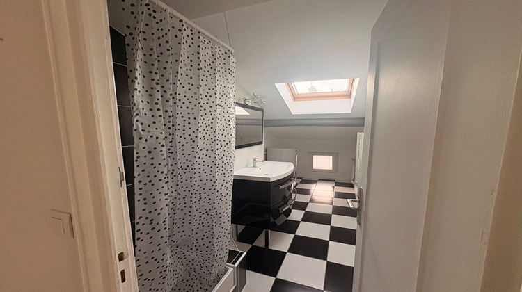 Ma-Cabane - Location Appartement Saint Genest Lerpt, 35 m²