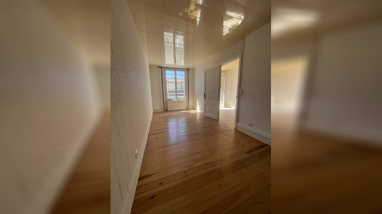 Ma-Cabane - Location Appartement Saint-Genest-Lerpt, 53 m²