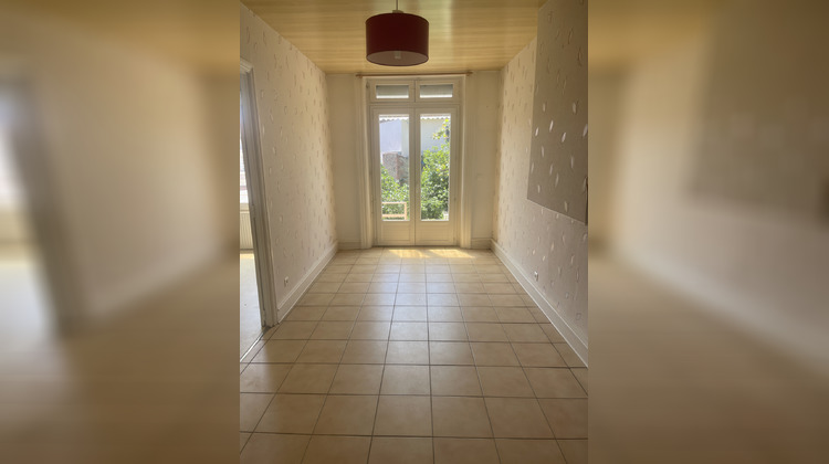 Ma-Cabane - Location Appartement Saint-Genest-Lerpt, 53 m²