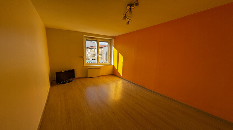 Ma-Cabane - Location Appartement SAINT-GENEST-LERPT, 60 m²