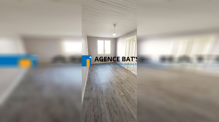Ma-Cabane - Location Appartement SAINT-GENEST-LERPT, 35 m²