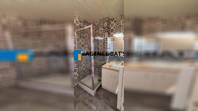 Ma-Cabane - Location Appartement SAINT-GENEST-LERPT, 35 m²