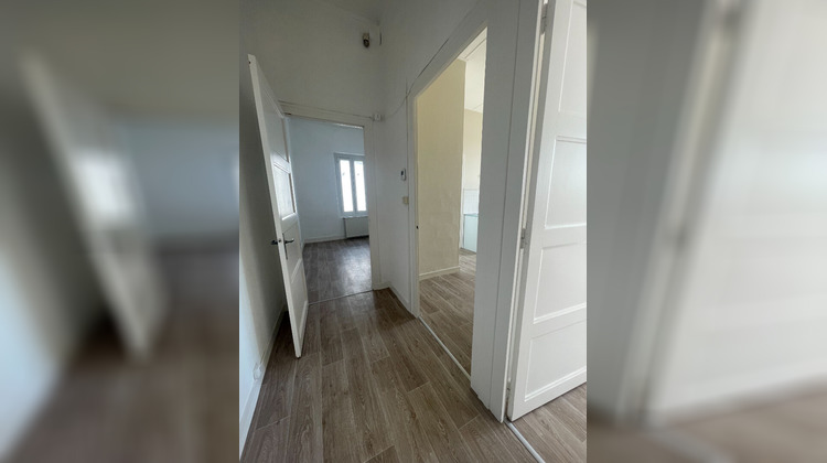 Ma-Cabane - Location Appartement SAINT-GENEST-LERPT, 81 m²