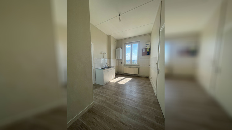 Ma-Cabane - Location Appartement SAINT-GENEST-LERPT, 81 m²