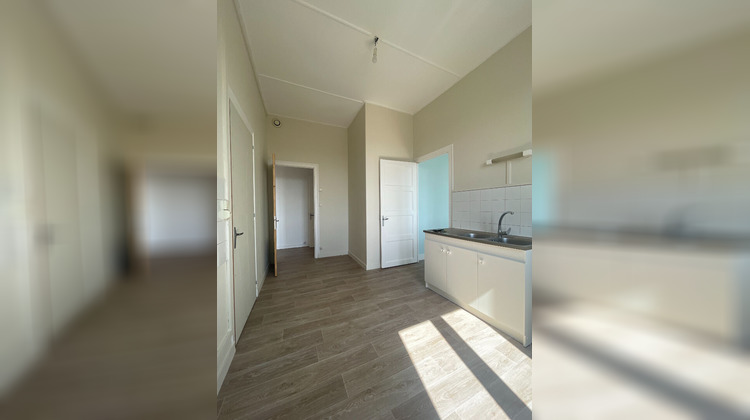 Ma-Cabane - Location Appartement SAINT-GENEST-LERPT, 81 m²