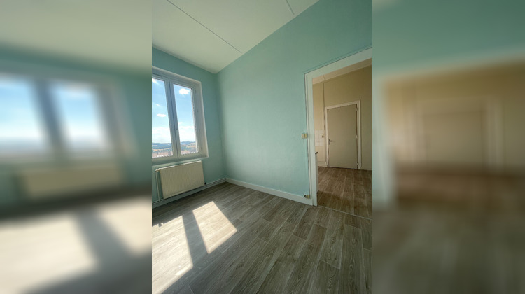 Ma-Cabane - Location Appartement SAINT-GENEST-LERPT, 81 m²