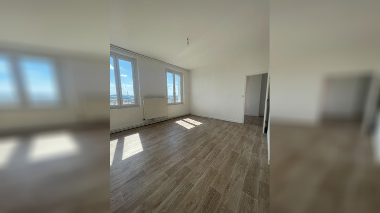 Ma-Cabane - Location Appartement SAINT-GENEST-LERPT, 81 m²