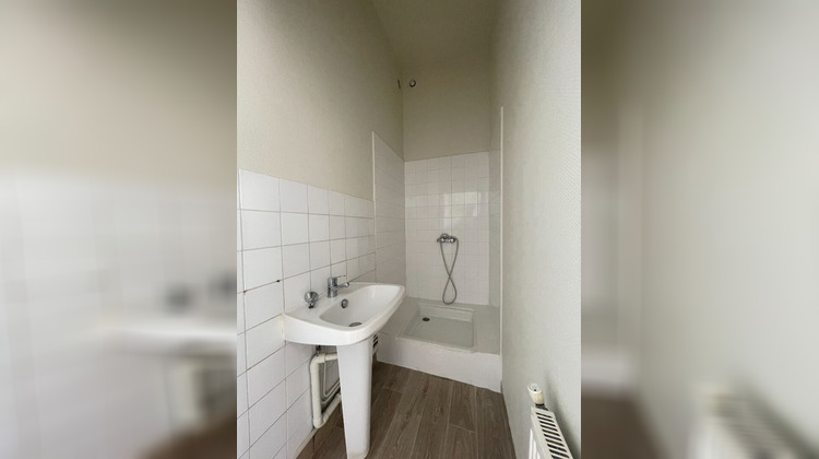 Ma-Cabane - Location Appartement SAINT-GENEST-LERPT, 81 m²
