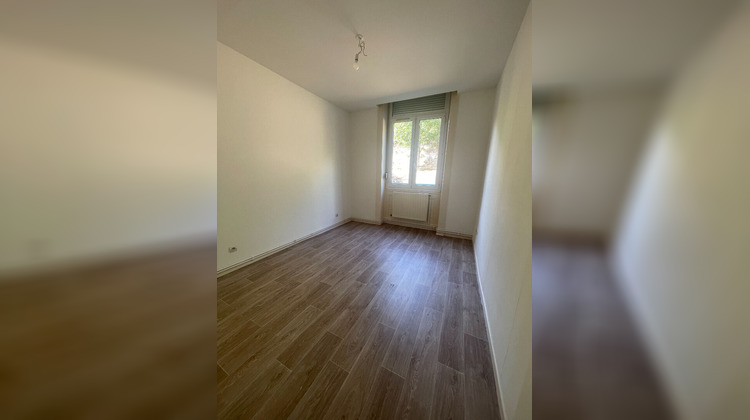 Ma-Cabane - Location Appartement SAINT-GENEST-LERPT, 39 m²