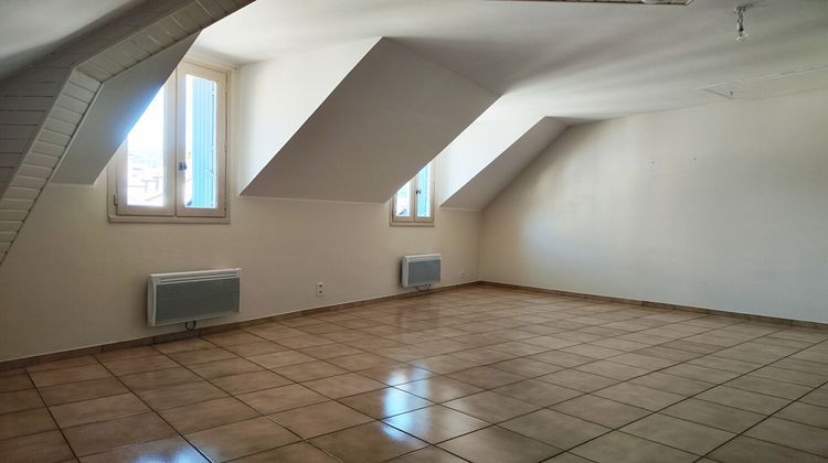 Ma-Cabane - Location Appartement SAINT-GENIEZ-D'OLT, 68 m²