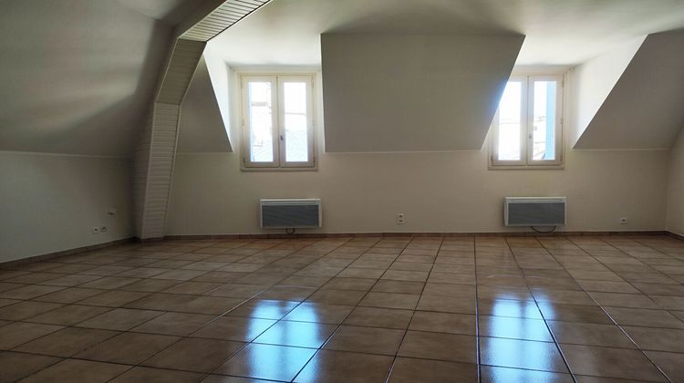 Ma-Cabane - Location Appartement SAINT-GENIEZ-D'OLT, 68 m²