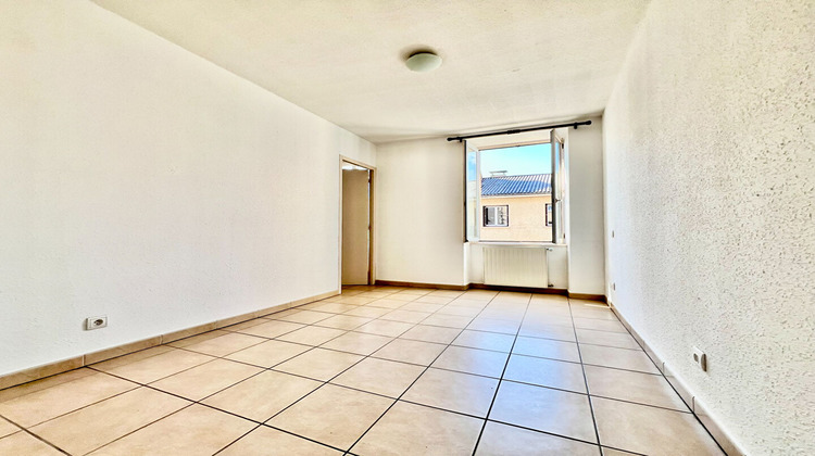 Ma-Cabane - Location Appartement SAINT-GENIEZ-D'OLT, 52 m²
