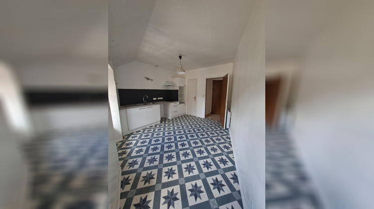 Ma-Cabane - Location Appartement SAINT-GENIEZ-D'OLT, 61 m²