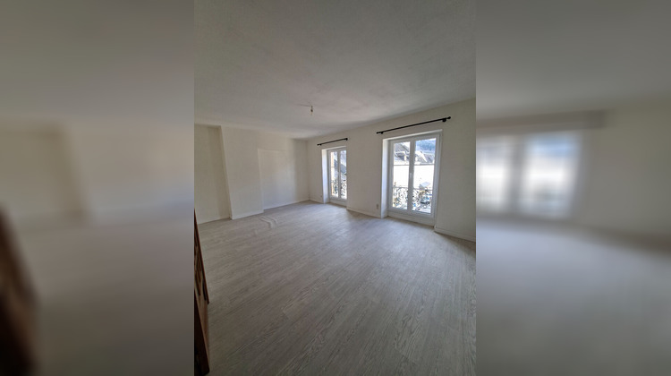 Ma-Cabane - Location Appartement SAINT-GENIEZ-D'OLT, 61 m²