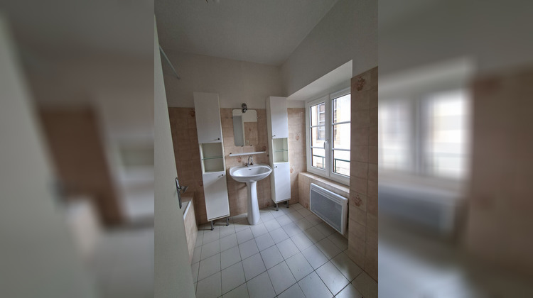 Ma-Cabane - Location Appartement SAINT-GENIEZ-D'OLT, 61 m²
