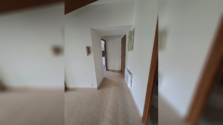 Ma-Cabane - Location Appartement SAINT-GENIEZ-D'OLT, 61 m²