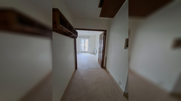 Ma-Cabane - Location Appartement SAINT-GENIEZ-D'OLT, 61 m²