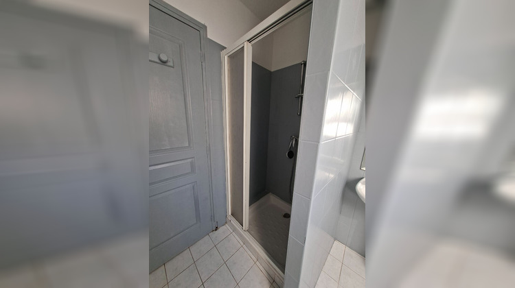 Ma-Cabane - Location Appartement SAINT-GENIEZ-D'OLT, 73 m²