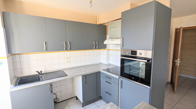 Ma-Cabane - Location Appartement SAINT-GENIEZ-D'OLT, 68 m²