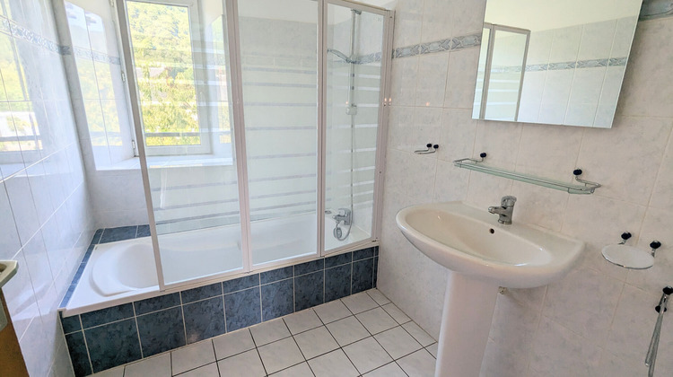 Ma-Cabane - Location Appartement SAINT-GENIEZ-D'OLT, 68 m²