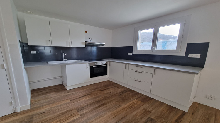Ma-Cabane - Location Appartement SAINT-GENIEZ-D'OLT, 45 m²