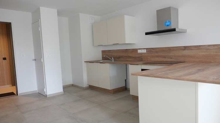 Ma-Cabane - Location Appartement Saint-Genis-les-Ollières, 43 m²