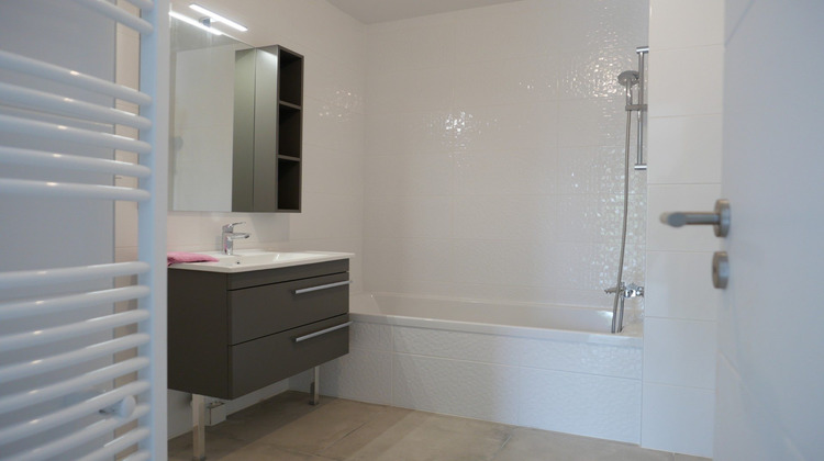 Ma-Cabane - Location Appartement Saint-Genis-les-Ollières, 43 m²