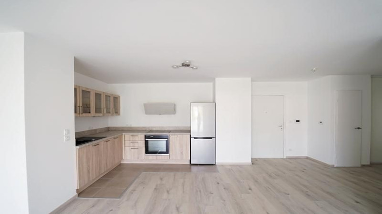 Ma-Cabane - Location Appartement Saint-Genis-Pouilly, 91 m²