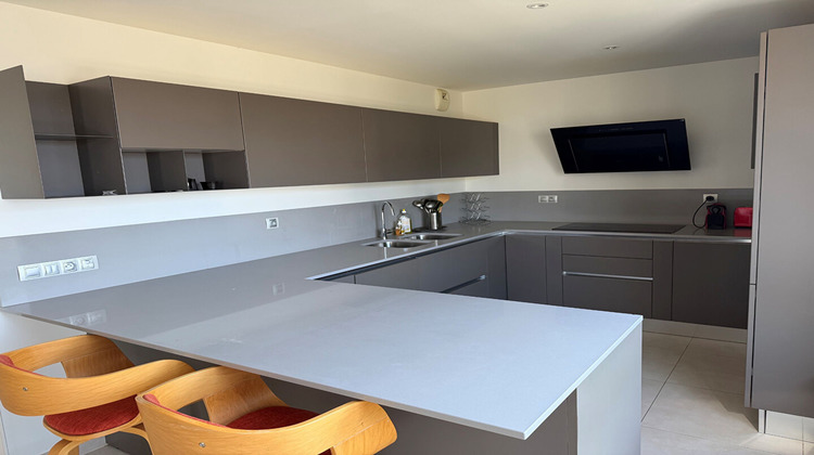Ma-Cabane - Location Appartement SAINT-GENIS-POUILLY, 146 m²