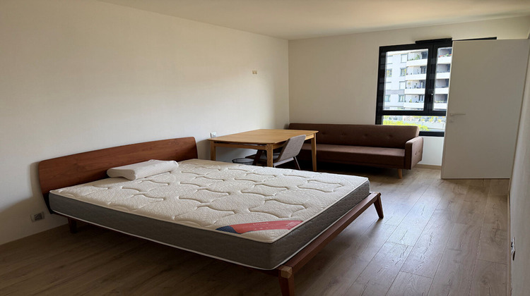 Ma-Cabane - Location Appartement SAINT-GENIS-POUILLY, 146 m²