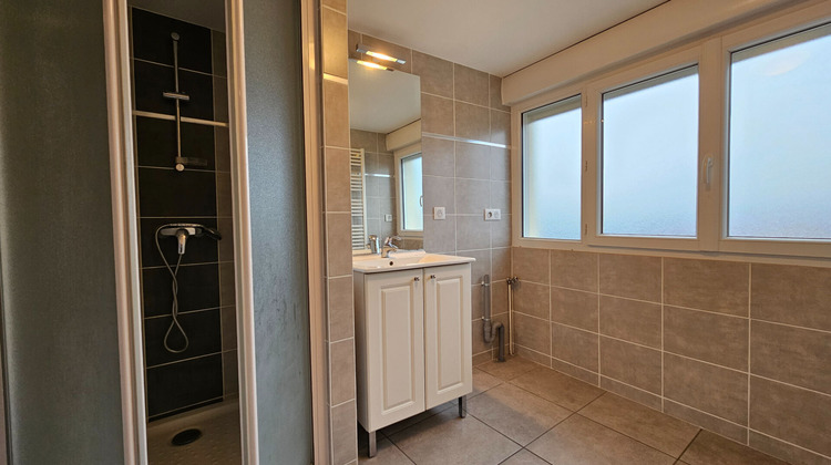 Ma-Cabane - Location Appartement SAINT-GENIX-SUR-GUIERS, 38 m²